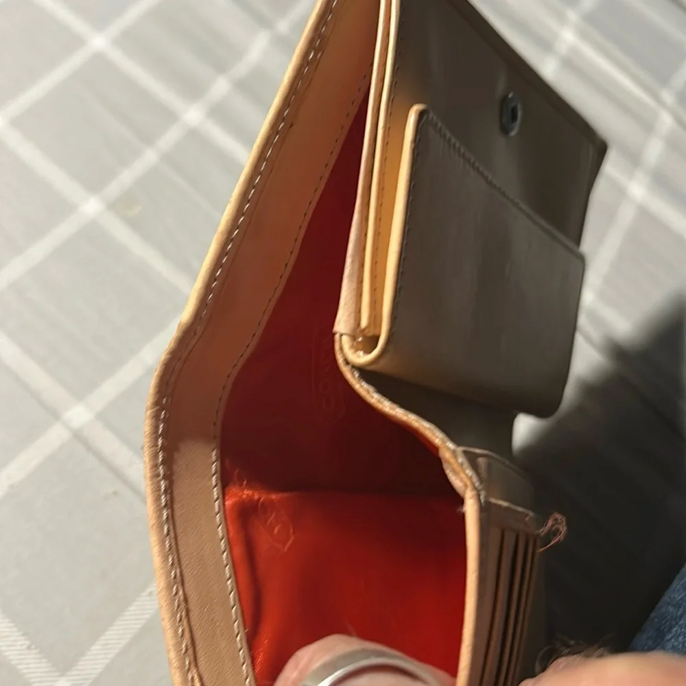 Coach wallet 5’ X 4.’ Nude leather & Signature Logo Fabric.
